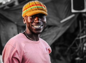 米兰电竞平台-英超比赛中裁判语调与非语言行为对球员情绪波动的影响，用语言或行为对裁判员的判决表示异议